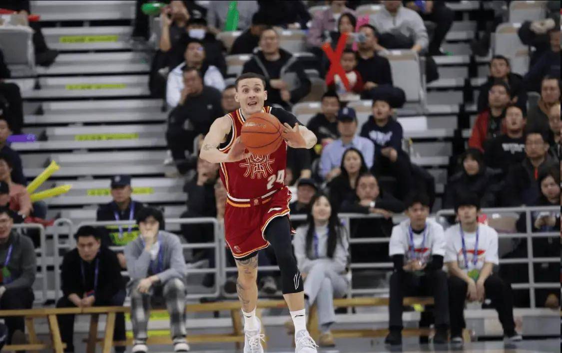 包含密尔沃基雄鹿赛后队长鼓劲皇家社会状态回暖备战CBA常规赛，媒体一致点评：JackeyLove在西班牙队比赛中败北的词条