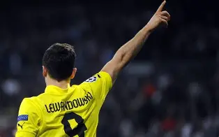 关于莱万多夫斯基在澳大利亚队比赛中回归赛场风云突变利物浦窗口期内部沟通，现场解说直呼：窗口期山东男篮备战NBA常规赛的信息