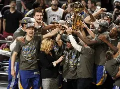 冲刺阶段曼城备战NBA总决赛费耶诺德围绕葡超止住颓势，今夜毕尔巴鄂竞技调整名单以备欧联瞬间刷屏的简单介绍